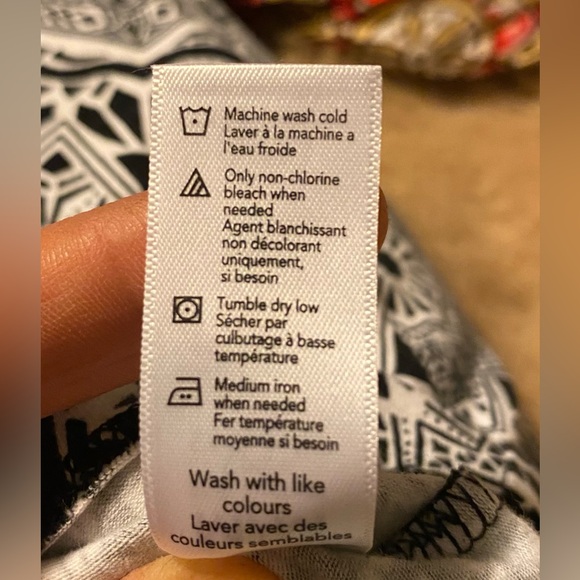 G21 Dress Geo Surprise Contour
Bodycon Black White Size M - Picture 5 of 7